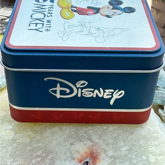 A Collectible Commemorative 75th Anniversary of the Creation of Mickey Watch - Picture 9 of 15